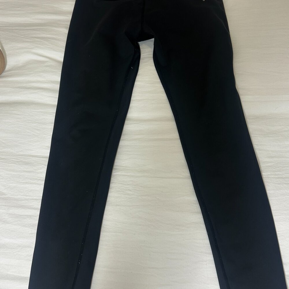 Gymshark Black Leggings Sleek Moisture-Wicking Design